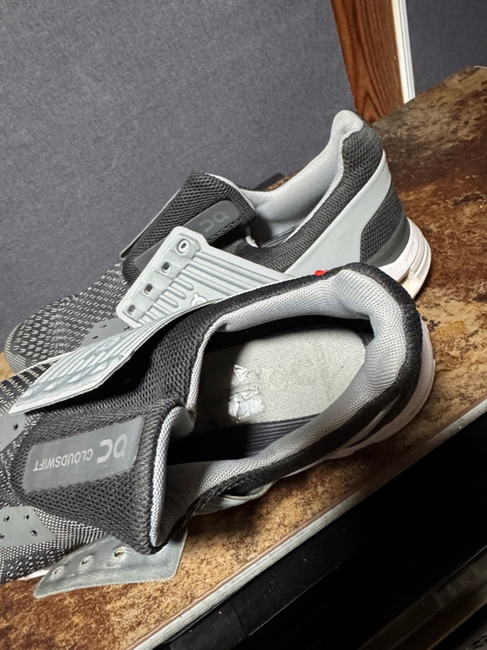 On Running Men's Cloudswift Athletic Shoes in Gray and White - Picture 5 of 5